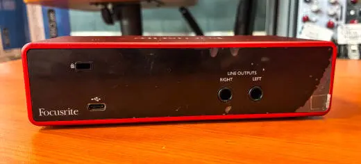 Focusrite - Scarlett 2i2 3rd Generation USB 2.0 Audio Interface 2